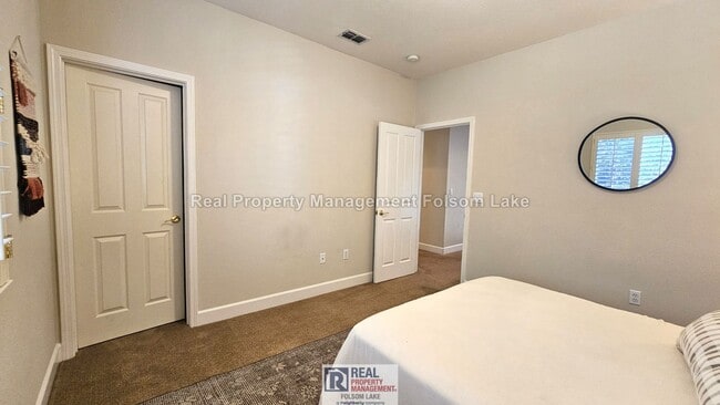 Building Photo - 2665 Aberdeen Ln