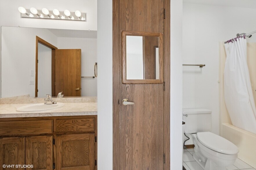 Building Photo - 8152 Daniel Dr