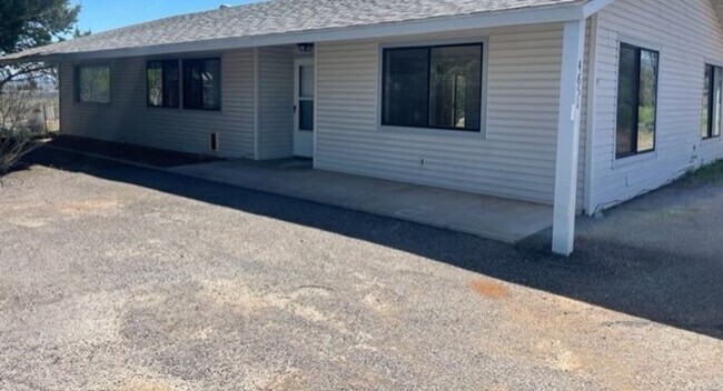 Primary Photo - 3 Bed 2 Bath Contact Property Pros Realty ...