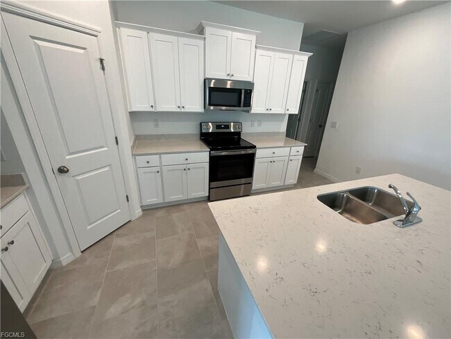 Building Photo - 3850 Treasure Oak Wy