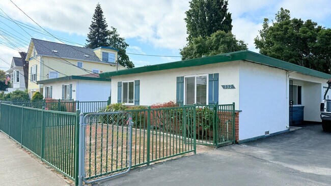 Primary Photo - 332 Pacific Ave