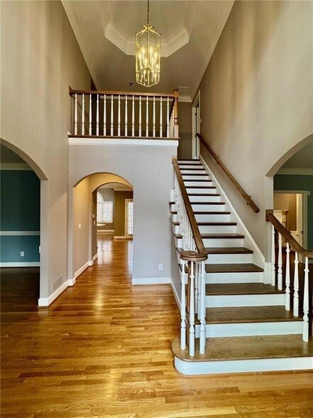 Building Photo - 5450 Heathridge Terrace