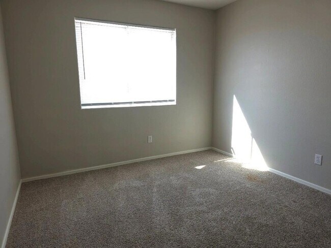 Building Photo - 3920 E Morrow Dr