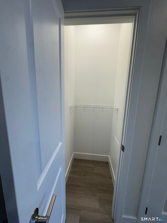 Building Photo - 414 Berlin Tpke