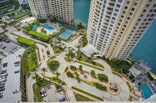 Building Photo - 808 Brickell Key Dr