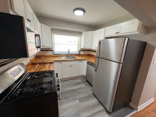 Building Photo - 2769 Losantiville Ave