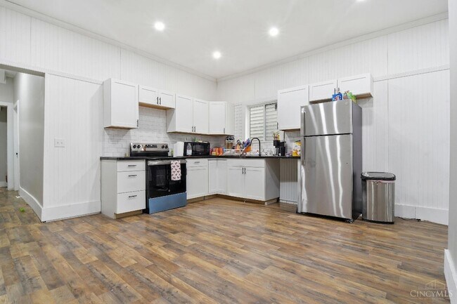 Building Photo - 540 Grand Ave