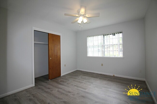 Building Photo - Nice 3 Bedroom Home in Fort Walton Beach