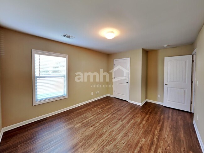 Building Photo - 5655 Livingston Ct