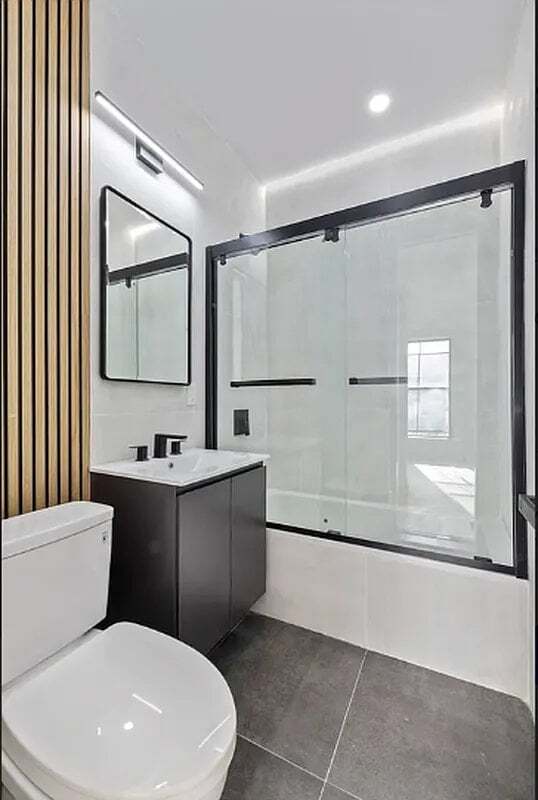 Building Photo - 75 Thompson St