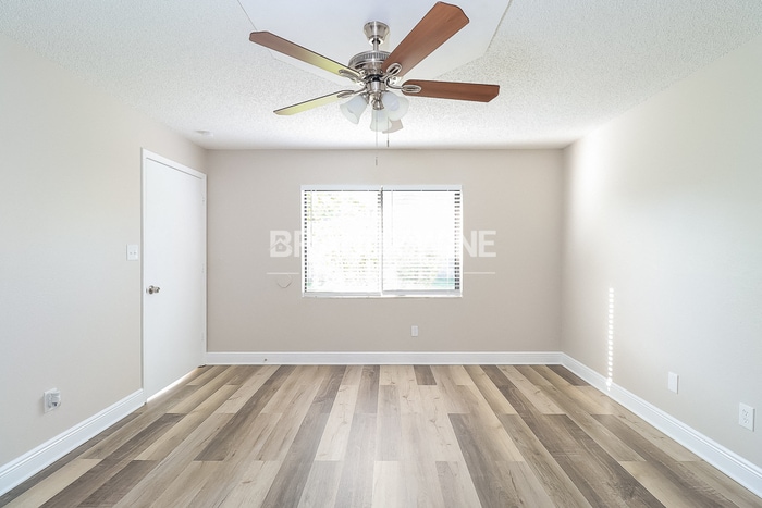 Building Photo - 1019 Wainright Dr