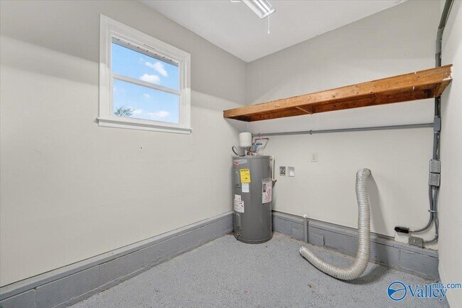 Building Photo - 372 Clutts Rd