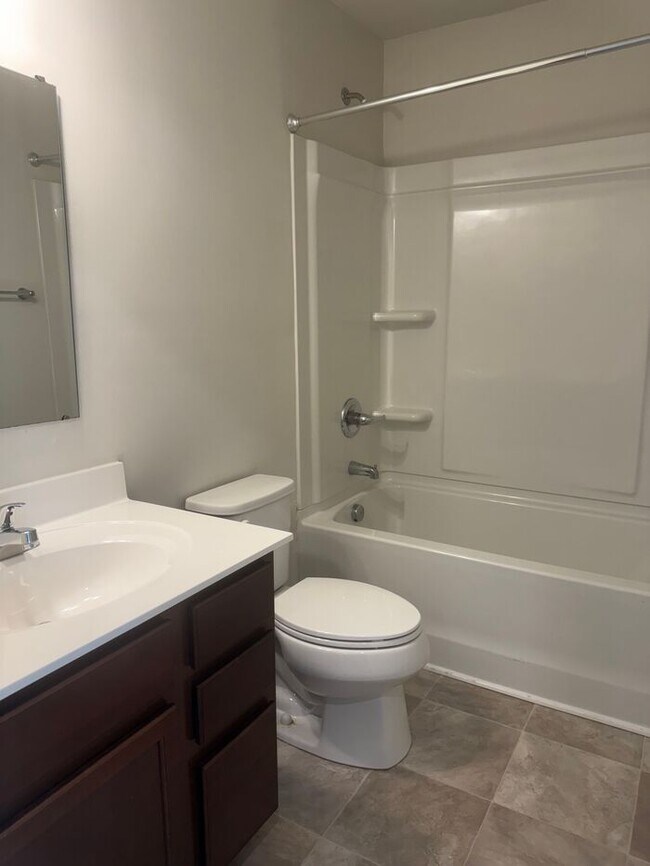 Building Photo - Newly Renovated 3BR Home in Prime Fort Mil...