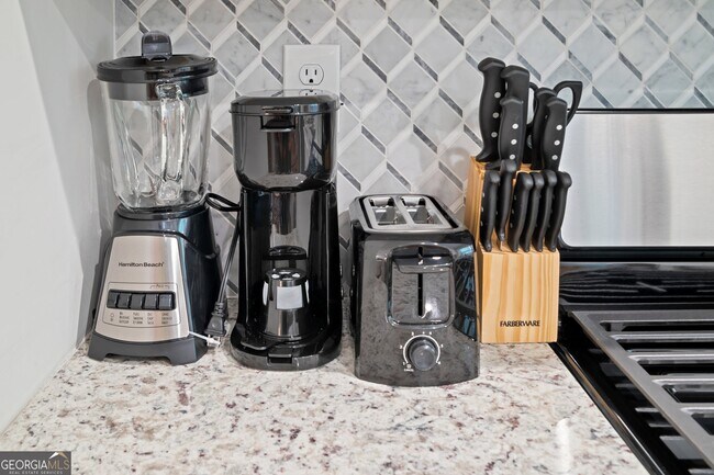 Building Photo - 3590 Ponderosa Ln