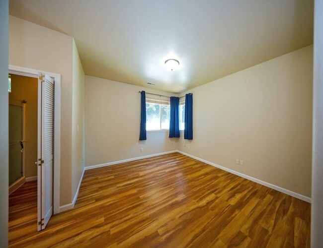 Building Photo - 716 N Vercler Rd