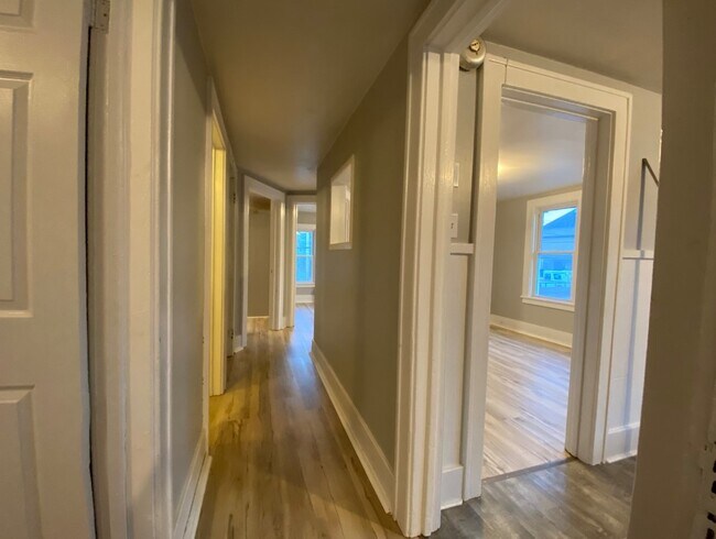 Building Photo - 7 Mill St