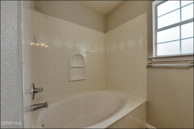 Building Photo - 3057 Tierra Mina Dr