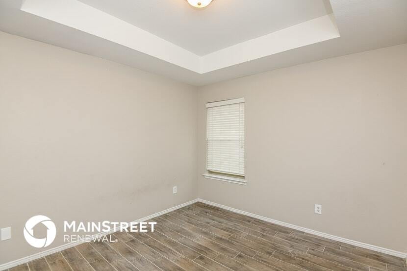 Building Photo - 7401 Errandale Dr