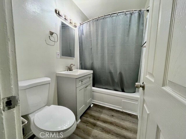 Building Photo - 685 E Vista Chino