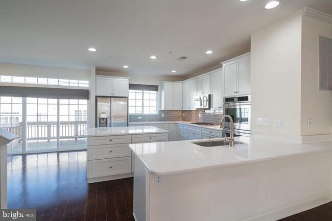 Building Photo - 27127 Hickory Ln