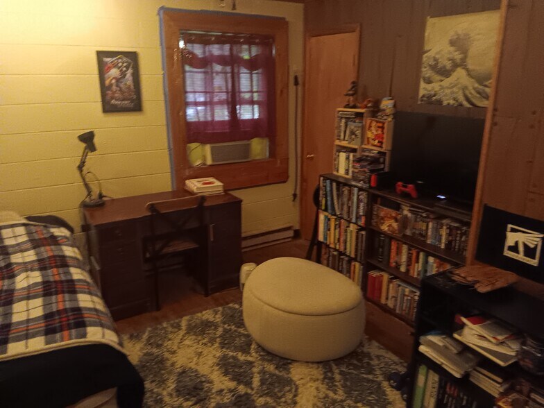 Bedroom, facing space - 106 Olinda Dr