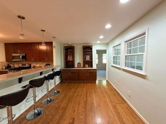 Building Photo - 109 E Seve Ct