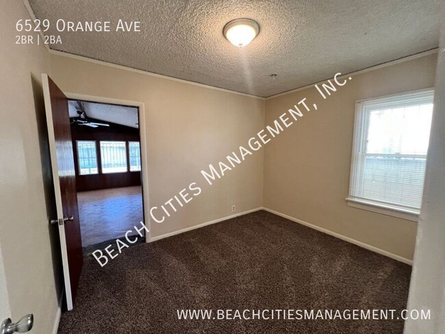 Building Photo - Large 2 Bedroom Home In North Long Beach