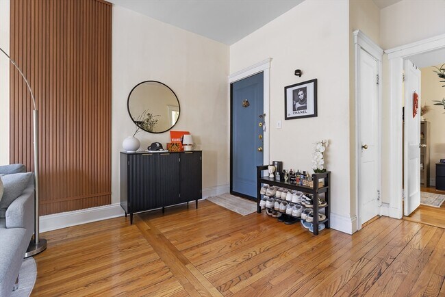 Building Photo - 242 S Huntington Ave