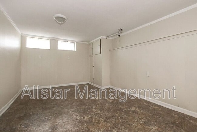 Building Photo - 4607 Lincoln Ave
