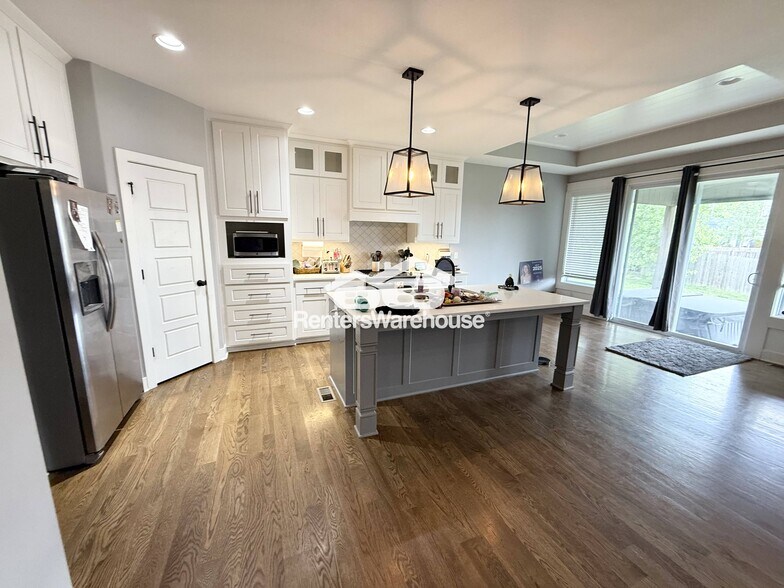 Building Photo - 1202 Ridge Tree Ln