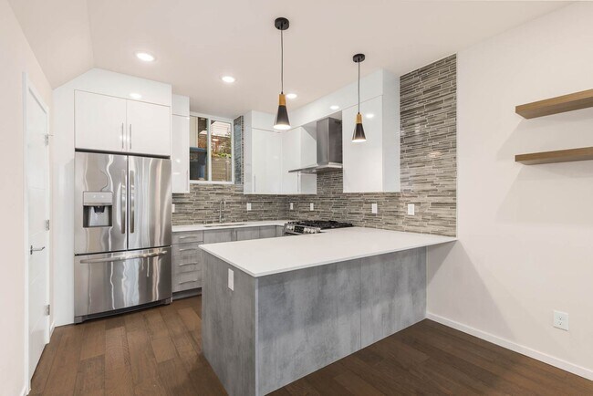 Building Photo - 802 29th Ave S