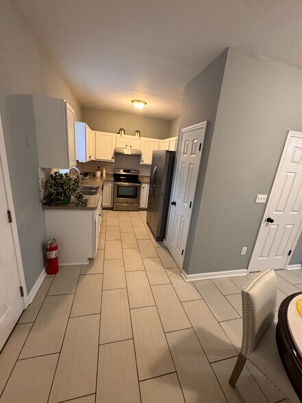 Building Photo - Room in Duplex on Jones Ave NW