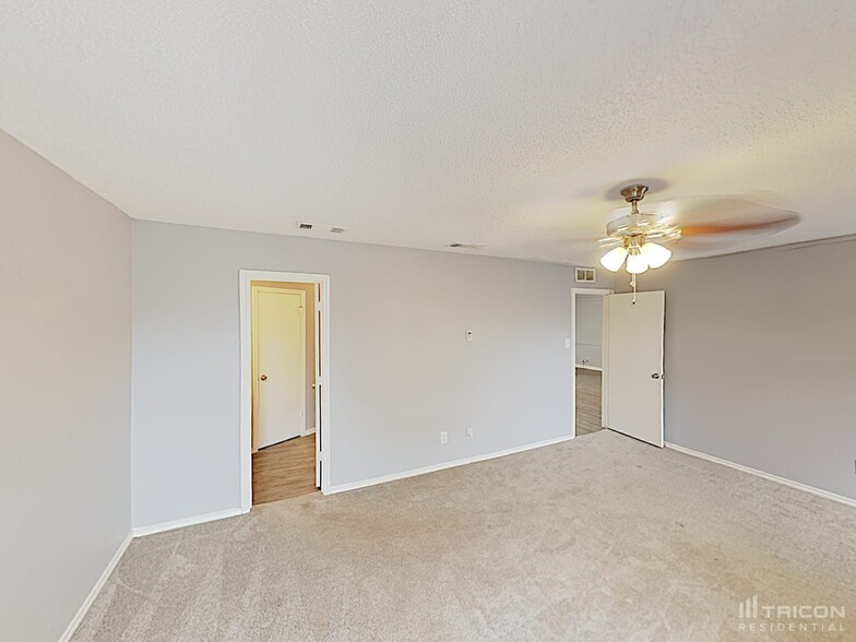 Building Photo - 2821 El Paso Way