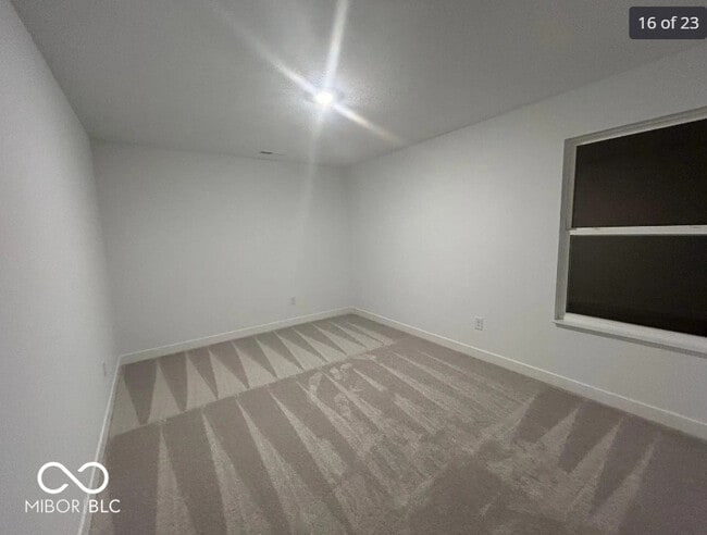 Building Photo - 729 Felix Dr