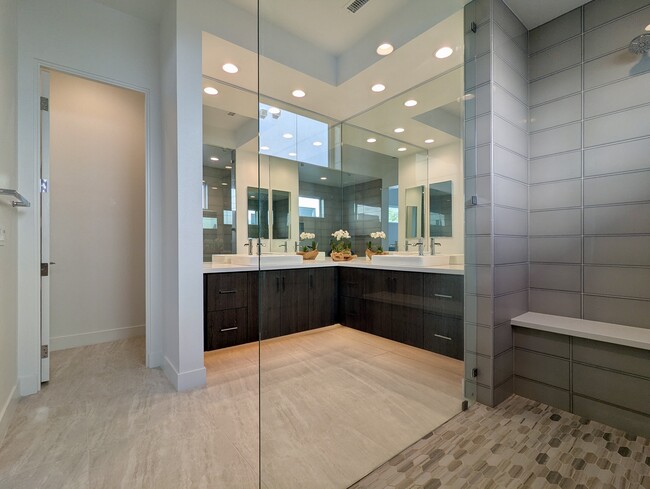 Building Photo - 3402 Ambassador Dr