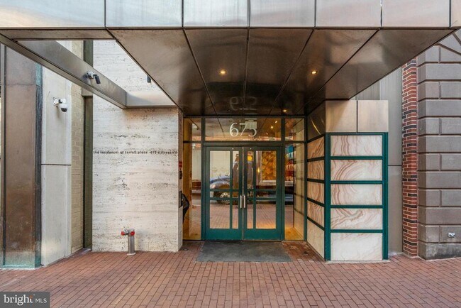 Building Photo - 675 E St NW