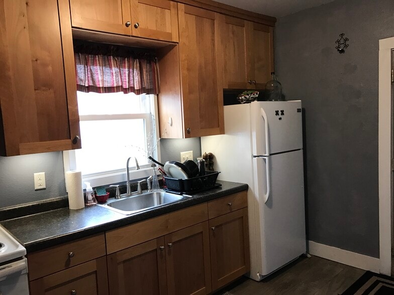 Building Photo - 513 4th Ave NW