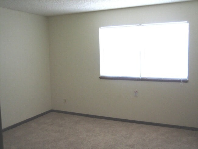 Building Photo - LAKE PARK CONDO