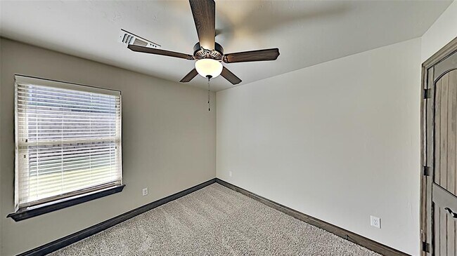 Building Photo - 5917 Grandby Rd