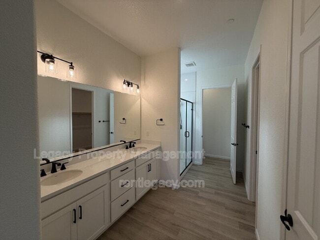 Building Photo - 8283 Humble Ct