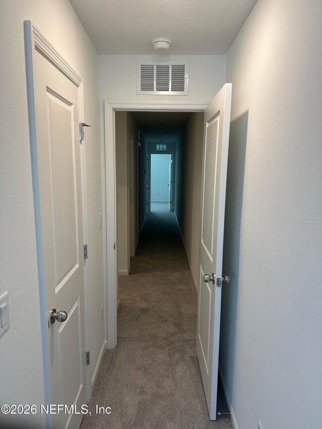 Building Photo - 535 Holly Lks Dr