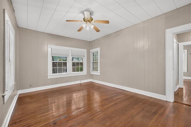 Building Photo - 4211 Avenue B