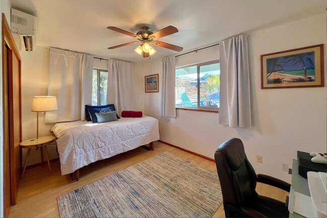 Building Photo - Furnished 3Bed/2Bath Turnkey with Scenic Views and Included Amenities.