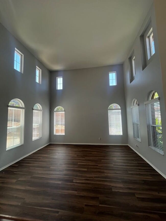 Building Photo - Beautiful Estate located in the Highly des...
