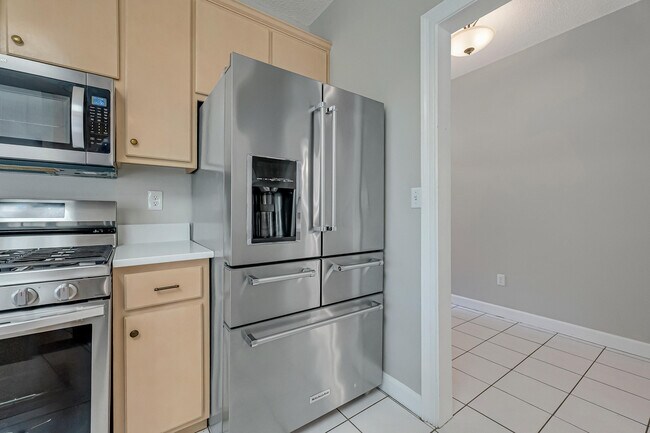 Building Photo - 114 Dana Pointe