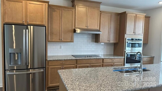 Building Photo - 3214 Stelfox St