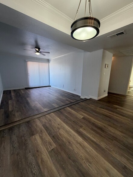Building Photo - 3434 W Danbury Dr