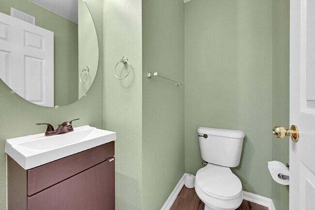 Building Photo - $2,670.95 - 2-bed. 2.5-bath Townhome in Westminster with In Unit Laundry!