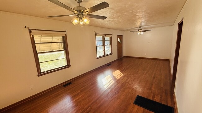 Building Photo - 249 Wayne Ave