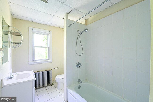 Building Photo - 3719 Calumet St